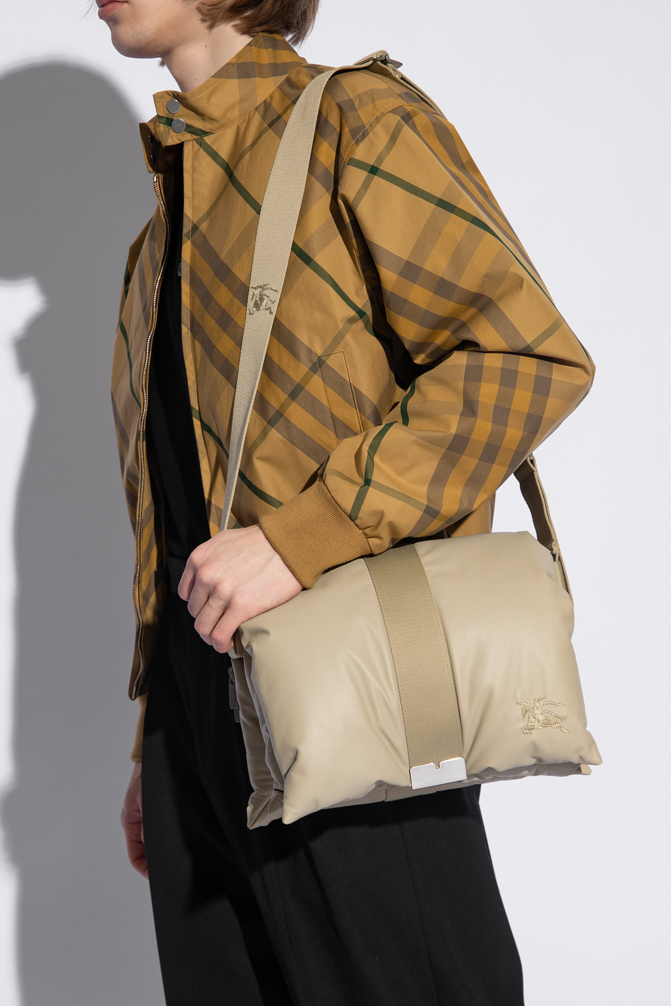 BURBERRY LEATHER SHOULDER BAG - Beige 'Pillow' shoulder bag